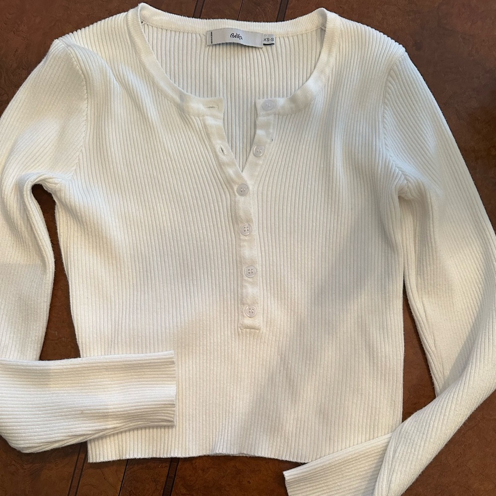 Adika long sleeve white ribbed shirt with buttons